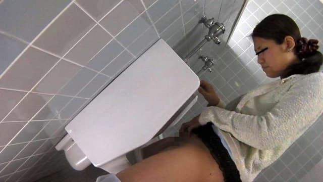 オシッコ 立ちション便盗撮 3 サンプル画像 9