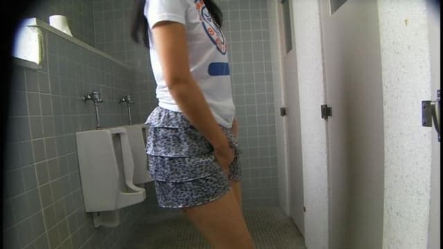 オシッコ 立ちション便盗撮 4 サンプル画像 1