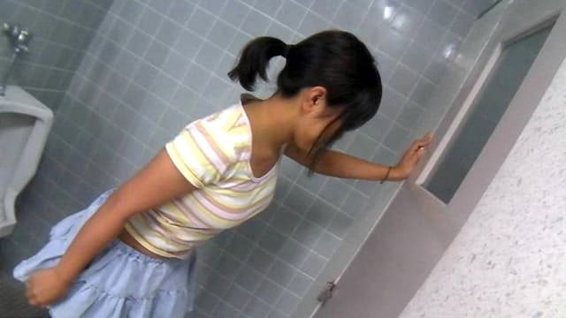 オシッコ 立ちション便盗撮 5 サンプル画像 12
