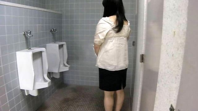 オシッコ 立ちション便盗撮 8 サンプル画像 1