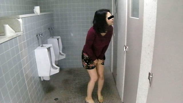 オシッコ立ちション便盗撮 10 サンプル画像 15