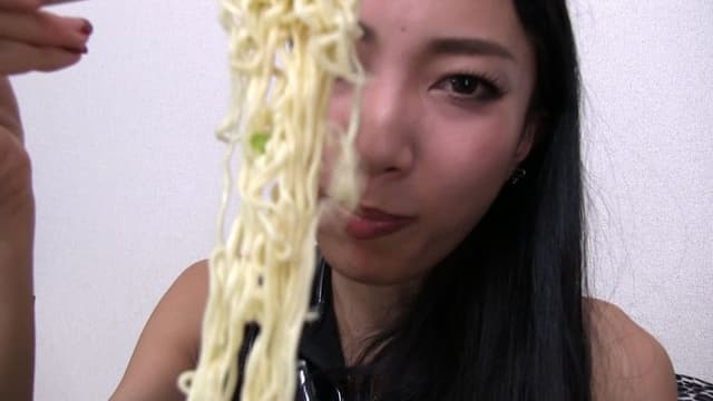 サラ女王様のゲロ調教 サンプル画像 8