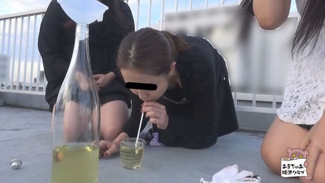 協力放尿 1 指令-30分以内に一升瓶を満タンにせよ！ サンプル画像 15