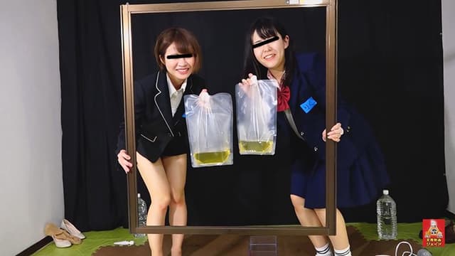 おしっこガマン極限対決 女学生とOLのお漏らし勝負3 1/2 サンプル画像 5