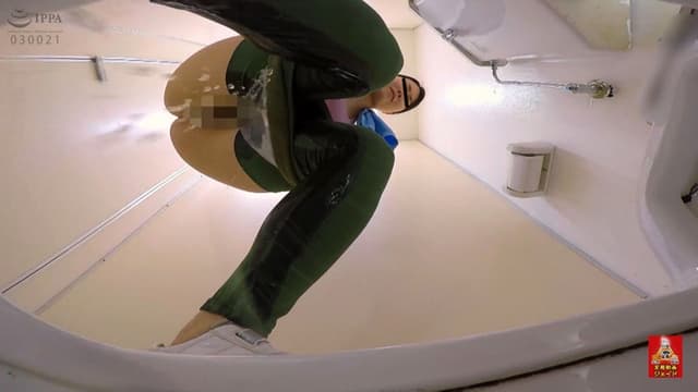 美ジョガー駆け込みお漏らし 21/2 サンプル画像 6