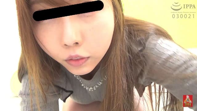 自画撮り投稿 全裸でおしっこを我慢する女の子たち4 1/2 サンプル画像 1
