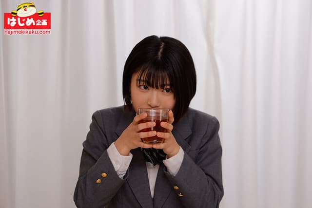 平然を装い見事成功で賞金100万獲得！ オシッコ我慢中に彼氏へのナマ電話「ゼッタイ感じちゃダメッ！」トライ！イタズラ性感checkで足腰ガクブルしちゃう制服女子お漏らしアクメ 全タイトル収録BEST サンプル画像 15