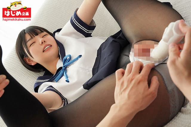 ちびっこ女子限定のムレムレ黒パンストJ系まんぐりイキ我慢チャレンジ！ 電マ＆指マン刺激に耐えてポーズ10分間キープ出来たら100万円！ 罰ゲームは連続お漏らし痙攣が止まらない敏感ワレメちゃんにデカチン激ピストン種付けプレス！Vol.2 サンプル画像 16