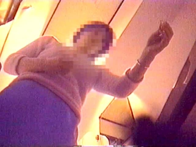 実録！ おもらし映像トイレ盗撮 サンプル画像 11