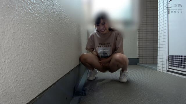 どこでもおしっこ！素人娘の大放尿33人 スロー再生でじっくり鑑賞できるマニア向け映像8 サンプル画像 18