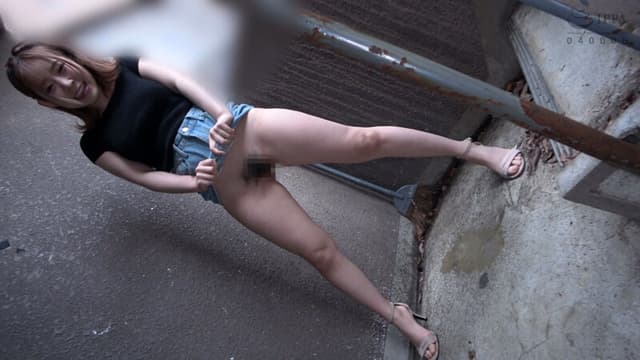 どこでもおしっこ！素人娘の大放尿33人 スロー再生でじっくり鑑賞できるマニア向け映像8 サンプル画像 7