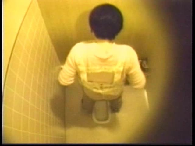 無線式盗撮 女子トイレで無防備な女を超小型無線カメラで盗撮 完全収録4時間 サンプル画像 13