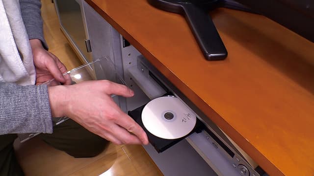 義父に犯●れ、その一部始終をビデオ撮影された私… 浜崎真緒 サンプル画像 2