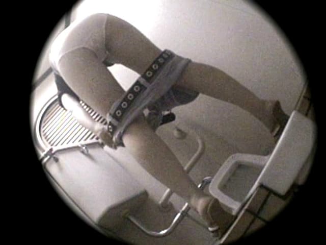 盗撮！便秘オンナの浣腸排泄便所 サンプル画像 11