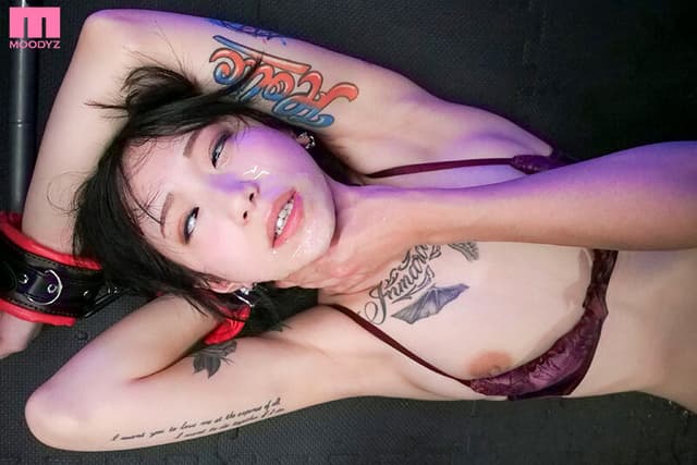 僕をイジメていた元ヤン先輩とM女デリヘルで遭遇…立場逆転で拘束お漏らし本番強要！ 恨みマラ調教で中出し肉便器にしてヤッた 柊ゆうき サンプル画像 6