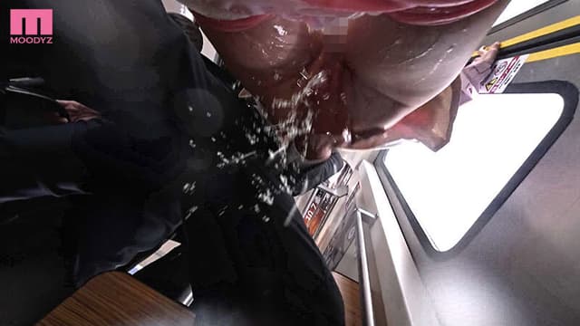地味めがね巨乳の人妻介護士をいいなり早漏体質にした尿失禁孕ませ痴●電車 天宮花南 サンプル画像 8