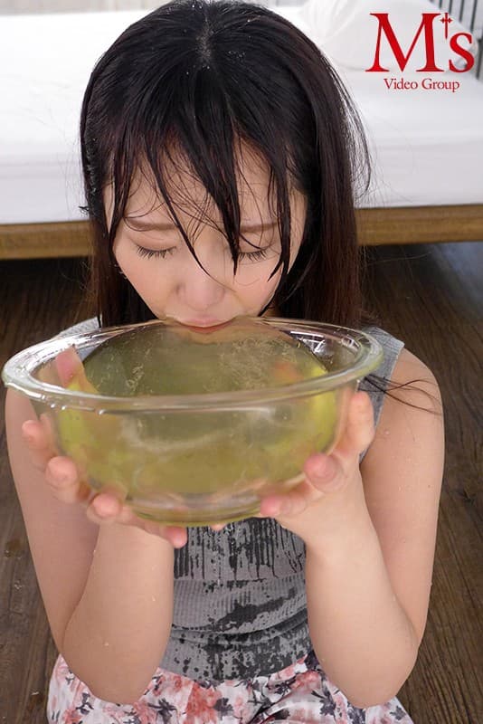 爆量小便200発飲みまくりの浴びまくりハイテンション尿トランスSEXBEST！ サンプル画像 3