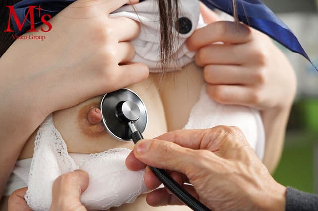 マザコンおやじに来る日も来る日も乳首をもてあそばれ開発され乳首イキを覚えてしまったワタシ。 真白みくる サンプル画像 2