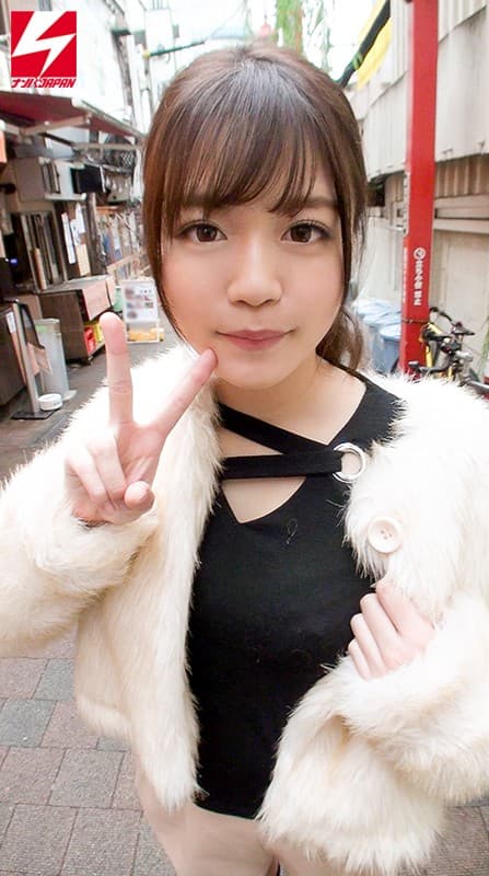 東京ど真ん中、新宿で粘って見つけた逸材娘たち！ 芸能人級シロウト美少女をイカセまくって超・失・禁！べっぴん女子のはしたないオシッコアクメ！ エロ過ぎるbefore（ナンパ時の可愛い時）とafter（お漏らし下品絶頂）をご覧あれ！ サンプル画像 3