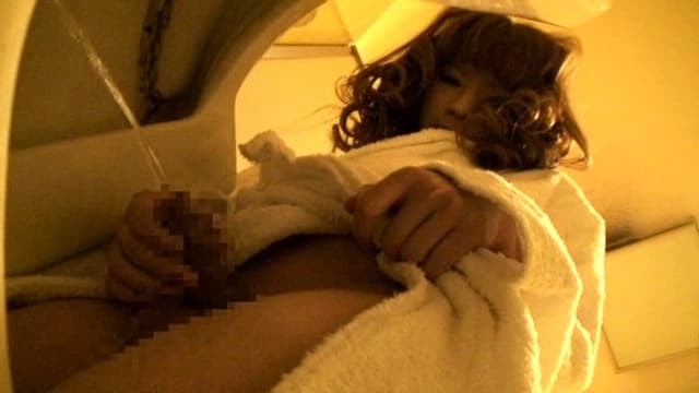 絶対的美女ニューハーフアイドル大集合！！ ニューハーフアイドル達の秘蔵映像たっぷり見せます！激レア生しょんべん完全撮り下ろし3時間 サンプル画像 1