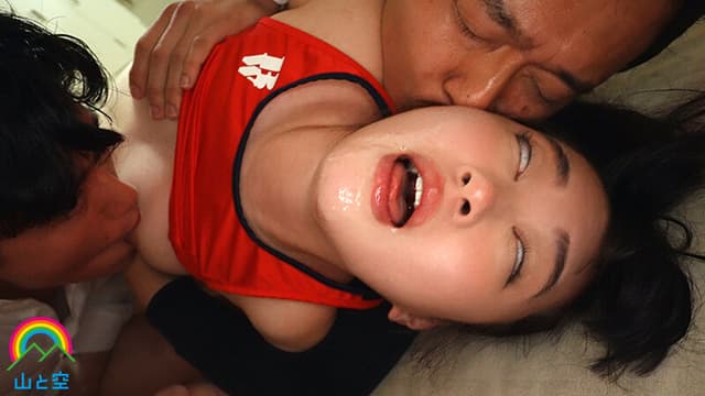 敏感な乳首をこねくり回され我慢できず大量失禁…鬼イラマ輪●され意識朦朧白目トランス絶頂してしまうJ系 菜月ひかる サンプル画像 16