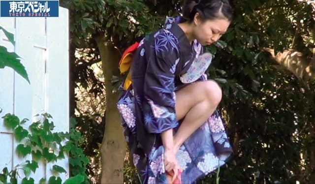 仮設トイレは長蛇の列 毎年の風物詩総集編 花火大会 浴衣美少女野ション盗撮 48名 サンプル画像 4