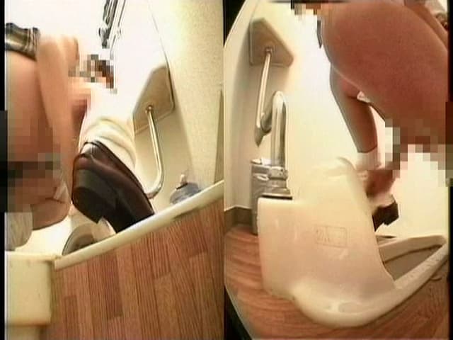 油断禁物！！変態教師による少女盗撮映像 サンプル画像 12