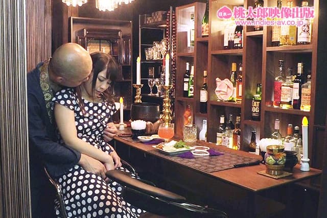 坊主バー セクシー女優の駆け込み寺 佳苗るか サンプル画像 12