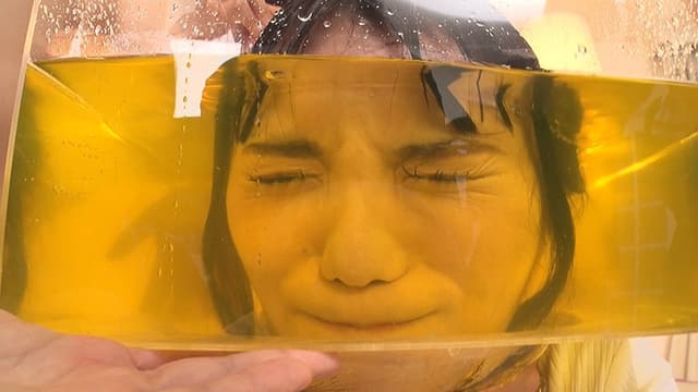集団唾かけ激臭体液責めレズ 佐川はるみ サンプル画像 10